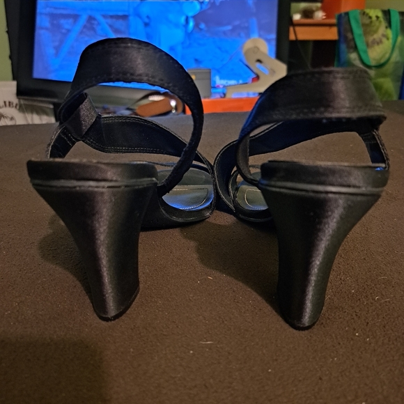 American Eagle Heeled Shoes - Picture 7 of 16